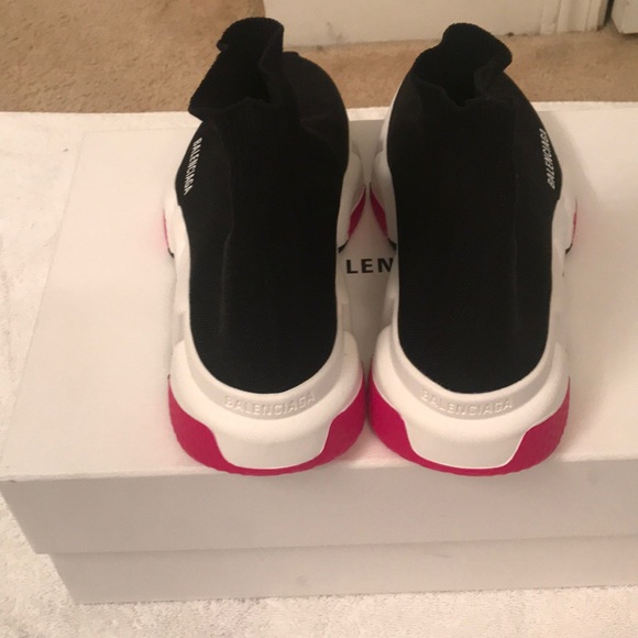 Balenciaga black and pink in color hard to find🔥 - Picture 3 of 8